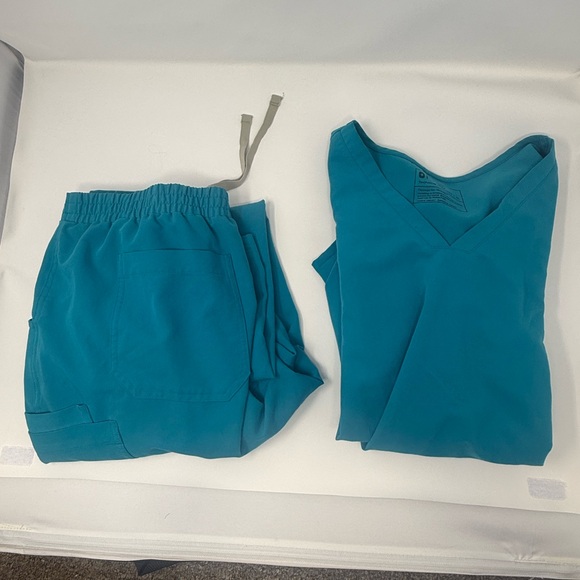 Figs Teal Scrub Set - Picture 1 of 3